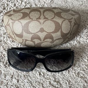 EUC Coach Thelma black sunglasses